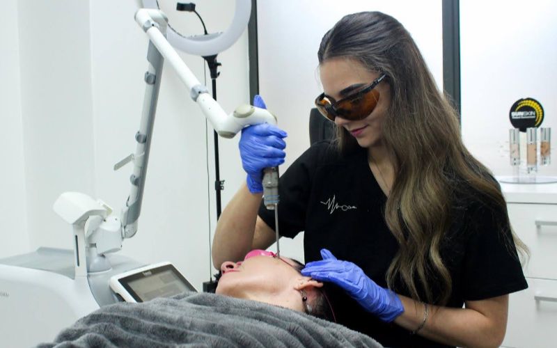 laser-clinic-cape-town-on-face-min